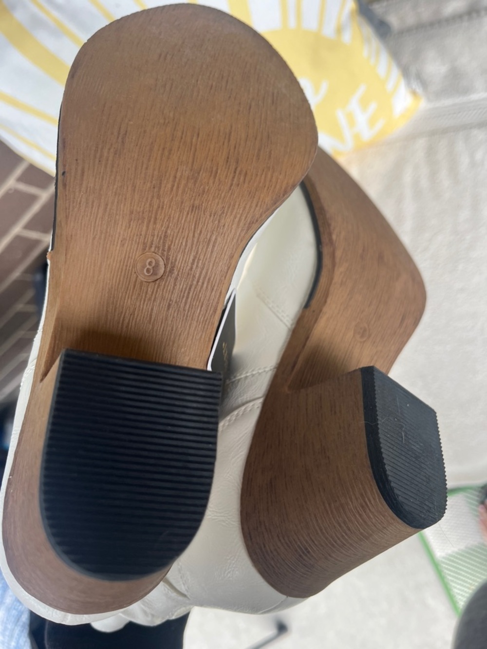 Charles Albert White Pointed-Toe Western Ankle Boots - Picture 7 of 7